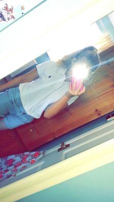 MeredithBell15's profile picture. just a essex girl who loves twitter♥