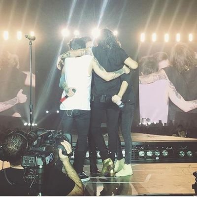 if u hate one direction be sure that i dont give a fuck  as i do in  the R in Marlboro 
ifb fan accs and i unfb .All the love I