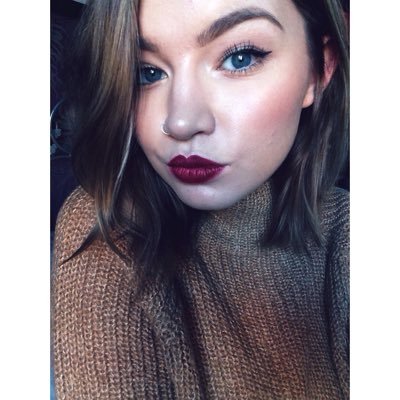 Emily, 21. British law graduate & blogger of all things fashion, beauty and university related. To contact me email: anotherbeautyblogger1@gmail.com