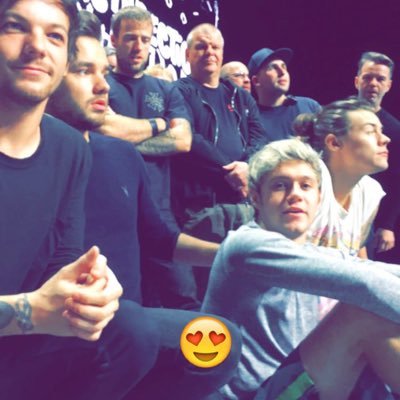 @zaynmalik I miss you❤️|| @Louis_Tomlinson : Always in my heart @Harry_Styles .Yours sincerely,Louis❤️⭐️