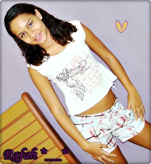 Menina que age com o coraçao e nao por impulso, amiga sincera e verdadeira, chata as vezes :D
