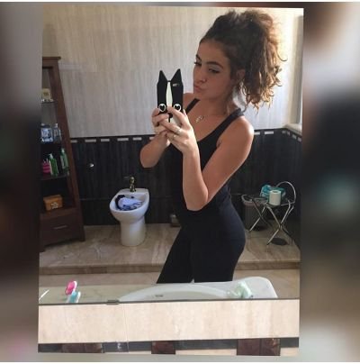 laurylopez00's profile picture. 