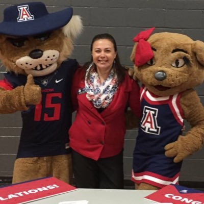 Scholarships,Financial Aid & Enrollment Pro@UofArizona. Learner.Connector. Love books,animals,family,Tucson &adventure! Tweets my own& voices I want to amplify!