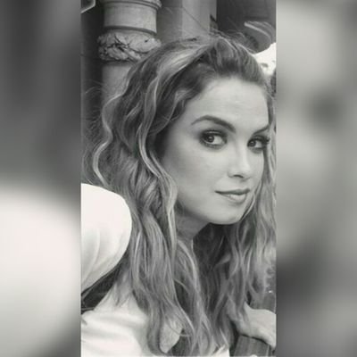 Sou Fã Da Mulher De Fases @lua_blanco
Teu sorriso me ganha.♚♥