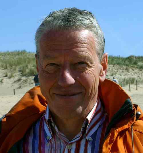 berchris's profile picture. Ik wás bouwer en liep vast tegen de grenzen die ik zelf had gesteld. Nu ben ik planter, mijn tuin groeit altijd en die zorg maakt mijn leven een groot avontuur.