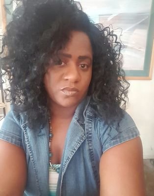 rmrobin33's profile picture. 