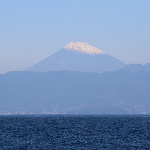 子供の様に愛用のカメラを持って乗り物を追っかけています。 シンパパです。色んな方と知り合いアドバイスをいただければと思っています。