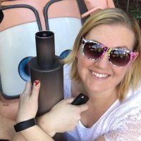 Shell Adams (@moxiebombshell) 's Twitter Profile