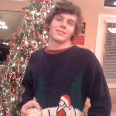 follow @silentsciles cause she just gave you a free follow