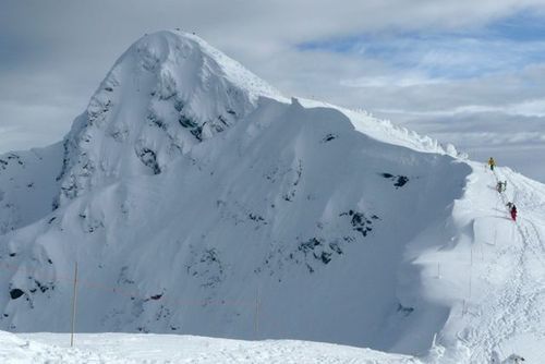 The unofficial snow report for Revelstoke Mountain Resort (RMR). A regularly updated report on the current snow conditions on the hill.