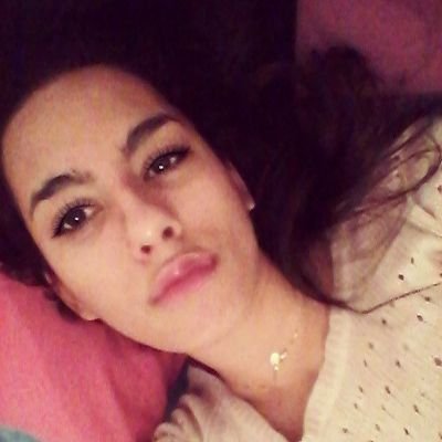 ayebernahola's profile picture. Lo esencial es invisible a los ojos. No morirá lo que debe sobrevivir. ❤