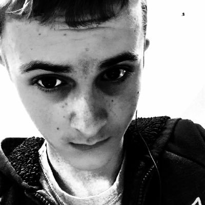 ynjMHJYmcbFyOb3's profile picture. Shit happens