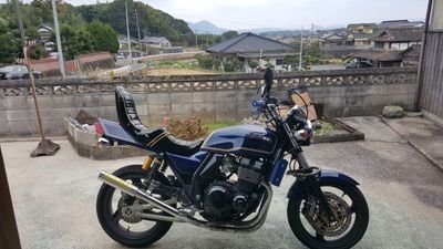 追い金もありです。

2発、3発、旧車お待ちしてます。
RZ350欲しいです。
販売の場合一括25万です。予備パーツ付