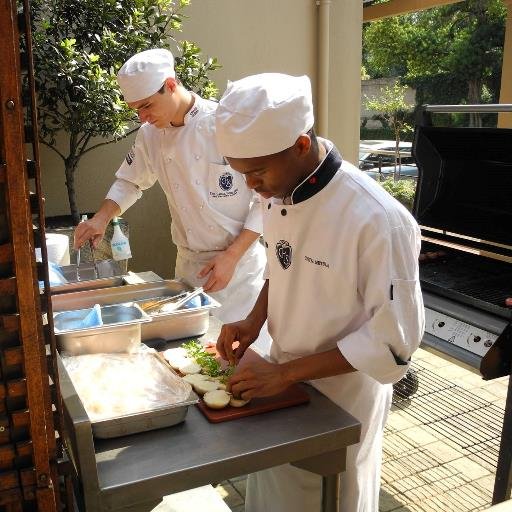 Tshiya_LA's profile picture. GEMINI+🌍

thecoloufulblunt🛫