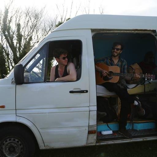 ItsJoeSmee's profile picture. Balancing precariously