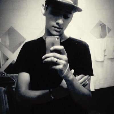 JosezLuis97's profile picture. 