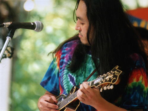 Mandolin player, composer. Making music for TV program. ニャッキ! マンドリン 中学生日記 さわやか3組 アシモ ASIMO 銀河銭湯パンタくん こびとづかん はりきり体育の介 Heres for Theres Instead Of Netトイメンシャオ