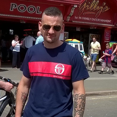 leefro77's profile picture. Liverpool Fan since early 80s, big fan of of indie music, favourite band The Twang, favourite film Rocky.