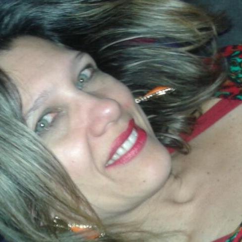 Casada, mãe, cidadã ativa e participativa, servidora pública, brasileira e pronta para o que Deus quiser!