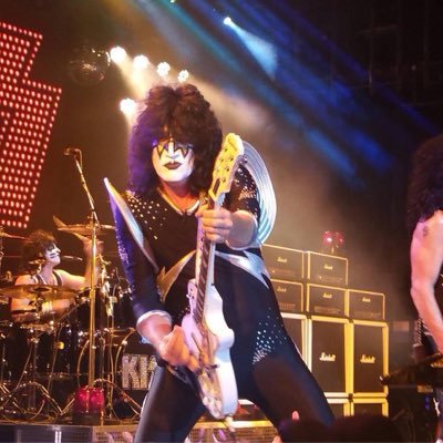 tomikaLoveKISS's profile picture. このアカウントは消します 今までありがとうございました！