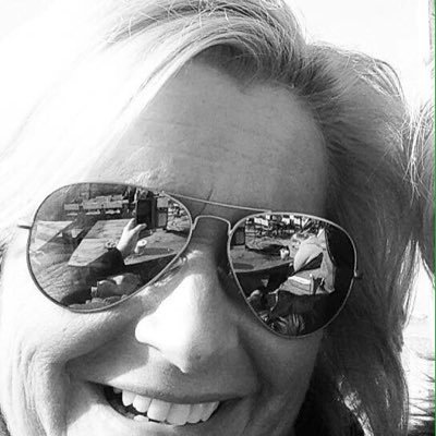 SabG's profile picture. Ik hou niet van de winter, sneeuw en draaiorgels wel van kattenfilmpjes en flauwe moppen. #doegewoonffaardigjoh
Favoriete sport: #opvliegers wegwapperen