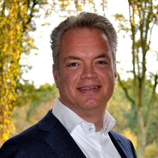 Loving husband & father, loyal friend | #B2B #marketing & #communication manager @ Plieger Group | Has the guts to go nuts | Omni-channel | Golf | Gadgets