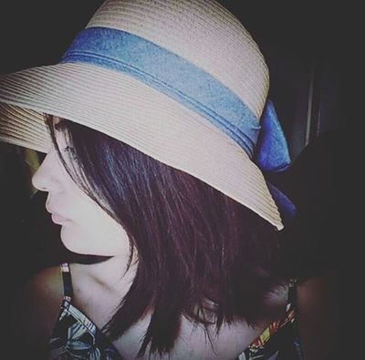 Soy Laura y comenzaré a subir vídeos a youtube !
Me gusta ver anime , series, kdramas .
Escuchar Kpop , indie y electro .