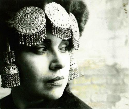 Arjopa- The leading female Khoomeiji (singer for Tuvan Throat Singing) from the Western World!  She´s got the acceptance of great Tuvan Khoomei Masters.