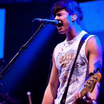 _Stay_Cloudy_'s profile picture. i am band trash especially 5sos