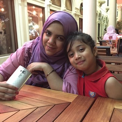 rafheen's profile picture. Idealist, Dreamer, Educator