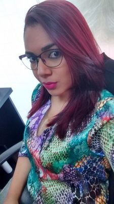 Não me limito em três palavras. Não me restrinjo a definições. Talvez eu seja Indescritível #