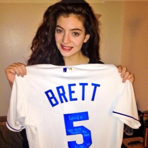 whofellasleepin's profile picture. 