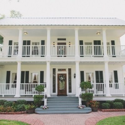 This venue began as a cattle ranch in the 1890's. It was changed into a rice farm in 1957 and a timber plantation in 1976 and restored in 1998 for weddings.