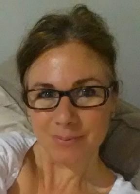 A Lecturer with interest in all things innovative in the higher education teaching and learning space. Love challenges, love learning!