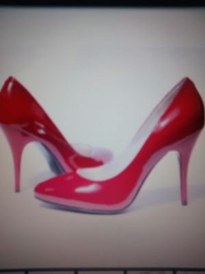 Mum, I help out at https://t.co/1OdmORZhlb when I can, Governance Professional, High heeled red shoe wearer!