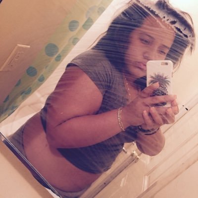 Frenchy_xoxo's profile picture. college life