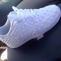 snozzyjezzy's profile picture. 