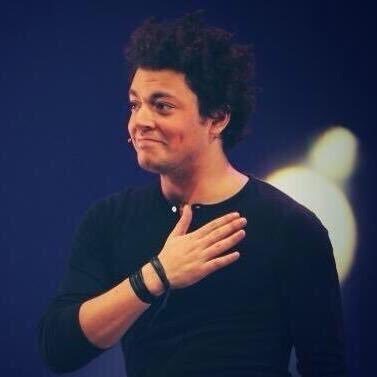 KevAdams_Fans_'s profile picture. Toute l'actualité de Kev Adams est ICI ! #VoilàVoilàTour #TheProfs2 #SODA #Aladin