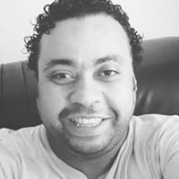I Nihad Ahmed from Egypt work in Sharm el-Sheikh in the field of tourism, hotels, food and beverage meter section Dotil Omri, 29