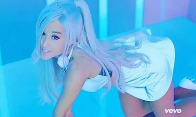 Ariana's bitches daughter✖✴✖
I'll follow back