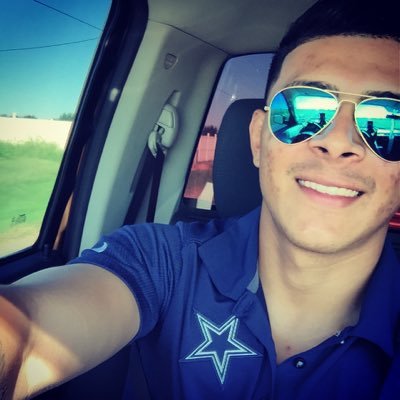 loving father. electrician. gym rat. D.C.F.l. snapchat: spurs0217 instagram:spurs_0217_