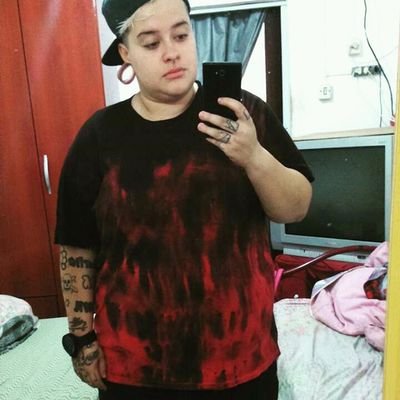 Vana Amu você :3
Se me distraí.
Desculpa alguma coisa.
Foi o meu DDA.
Mas o meu coração compensa.
Não vai falta carinho pra você(Danni Carlos)