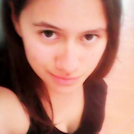 milygoyitapc's profile picture. En las nostalgias ajenas que sobrepasan las fronteras del silencio, renace la voluntad de extinguir el aire.