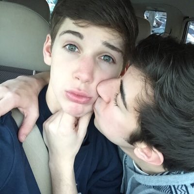 Cute Gay Couples 12