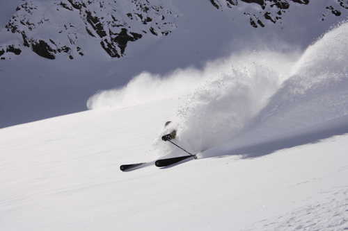 We are offering update infos on riding conditions and possibilities in Meribel and Courchevel.