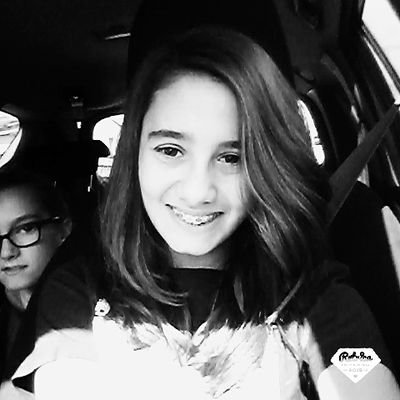 Com2Amore's profile picture. 