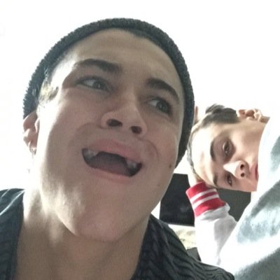 go follow @dolanputa she gave you this free follow