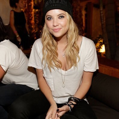 “Two can keep a secret if one of them is dead.” #PLL @AshBenzo is my favorite blonde of all.