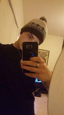 LynxLeboss's profile picture. rêve pas ta vie, vie t'es rêve.