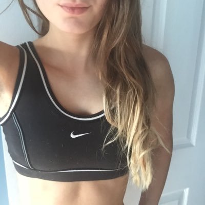 ameliabonenfant's profile picture. 